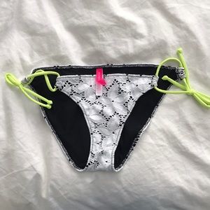 FIRST OFFER TAKES IT Victoria’s Secret Bkini Bottm